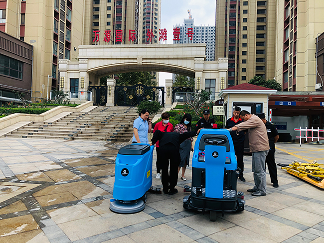  鼎潔盛世洗地機助力小區(qū)停車場，零差評57